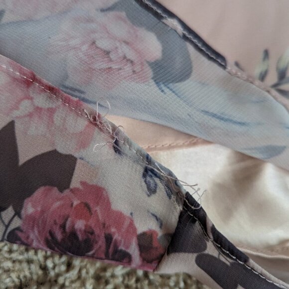 Chic Floral Midi Dress in Pink - Picture 12 of 12